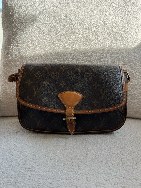 Louis Vuitton Handbags - Louis Vuitton Sologne Monogram Canvas Crossbody